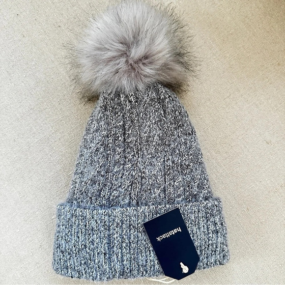 Hat Attack Gray Beanie with Pom Pom - NWT - Picture 2 of 4